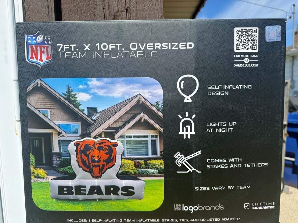 Logo Brands Chicago Bears Pre-Lit 7'x10' Team Inflatable